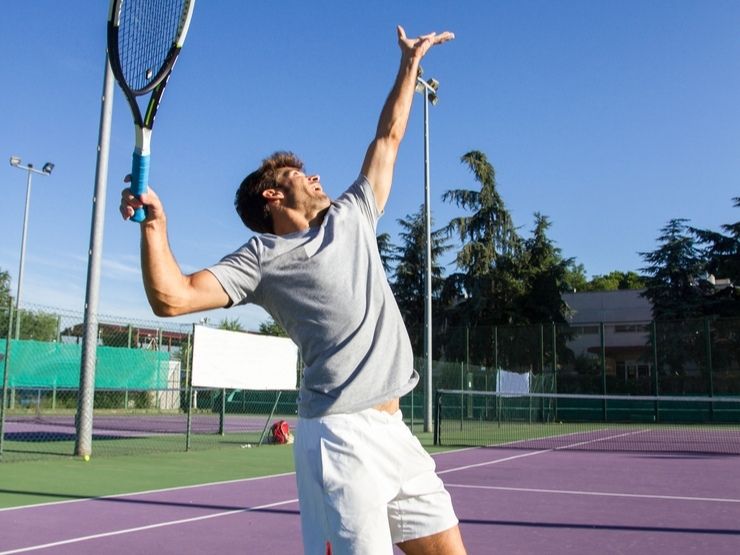 テニスサーブのパフォーマンスを上げるための動き パーソナルトレーニングジムlink 学芸大学